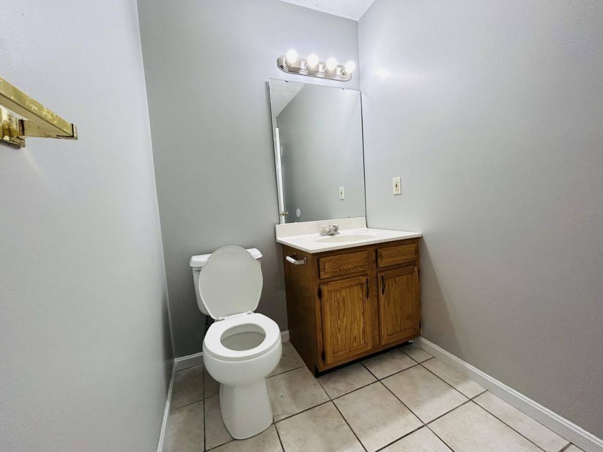 Apartment for rent at 13 -15 Shenandoah Dr, Florence, KY 41042