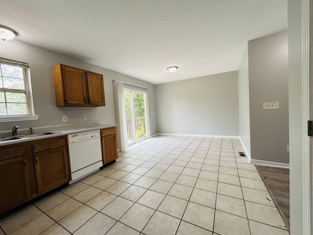Apartment for rent at 13 -15 Shenandoah Dr, Florence, KY 41042