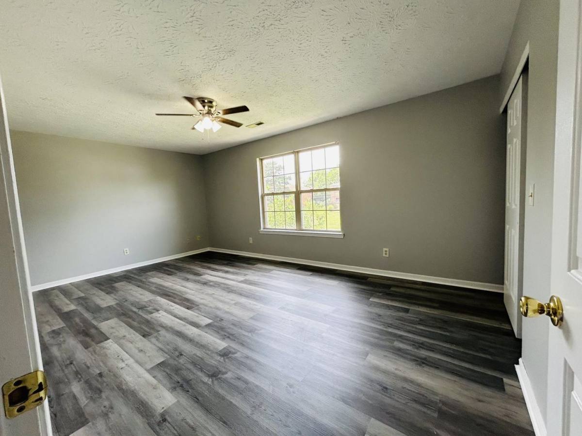 Apartment for rent at 13 -15 Shenandoah Dr, Florence, KY 41042