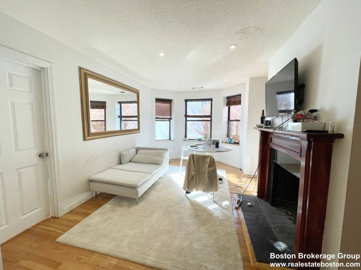 Apartment for rent at 69 Gainsborough St #300, Boston, MA 02115