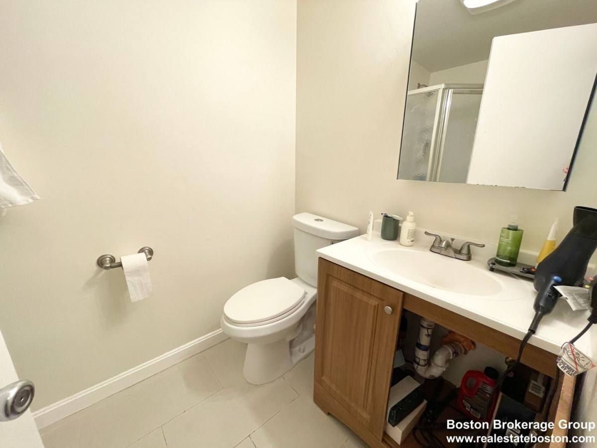 Apartment for rent at 69 Gainsborough St #300, Boston, MA 02115