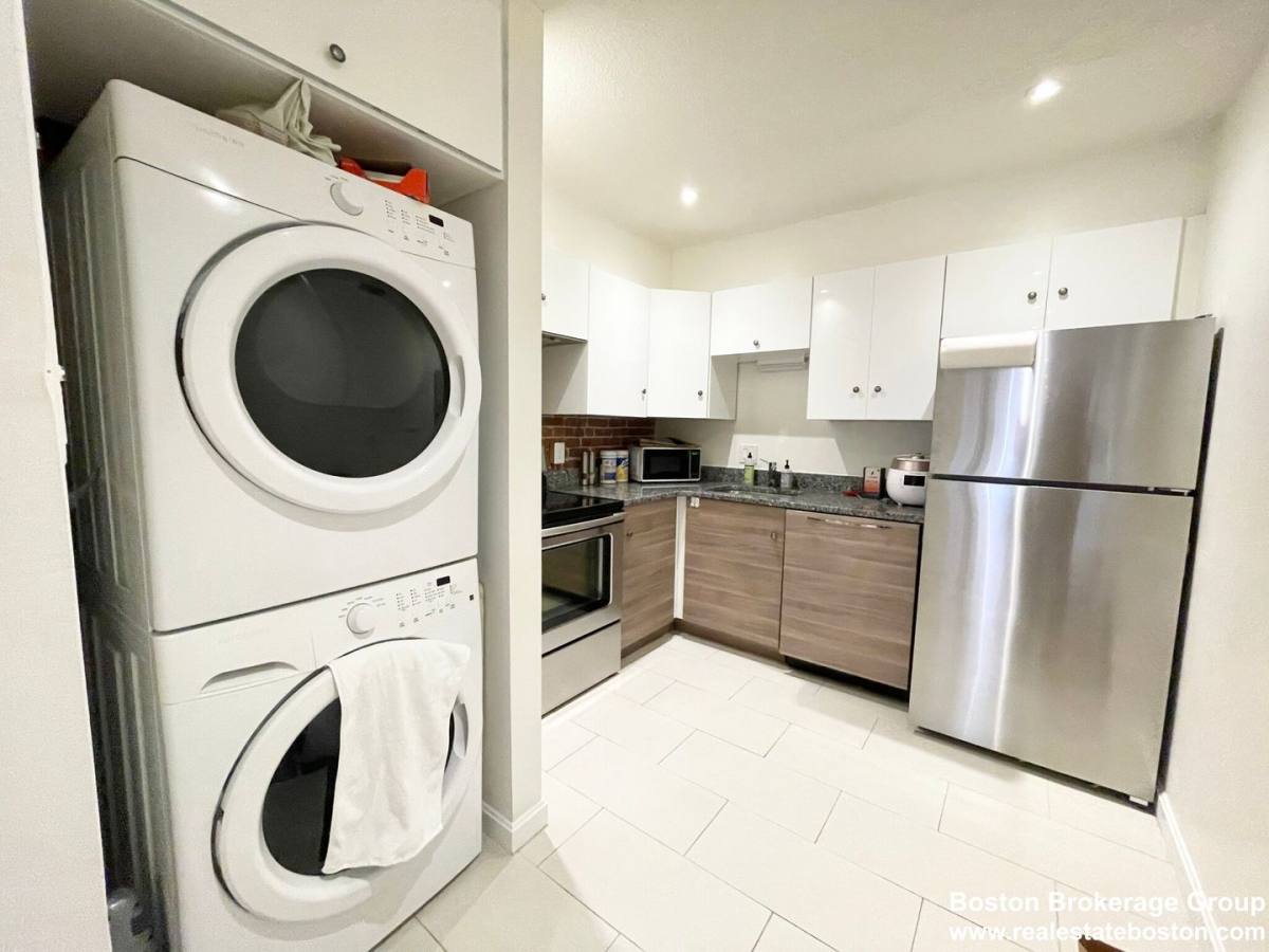 Apartment for rent at 69 Gainsborough St #300, Boston, MA 02115