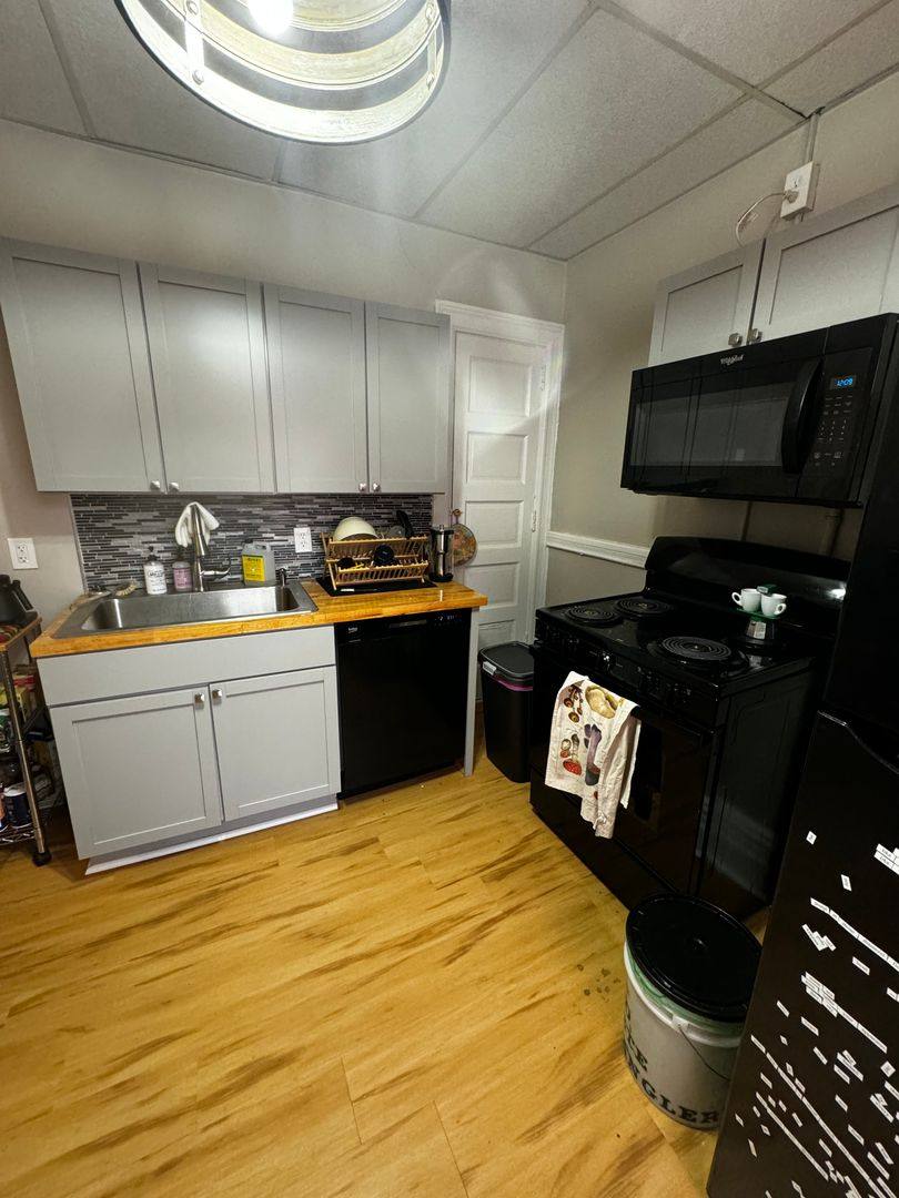 Apartment for rent at 4901 Friendship Ave, Pittsburgh, PA 15224