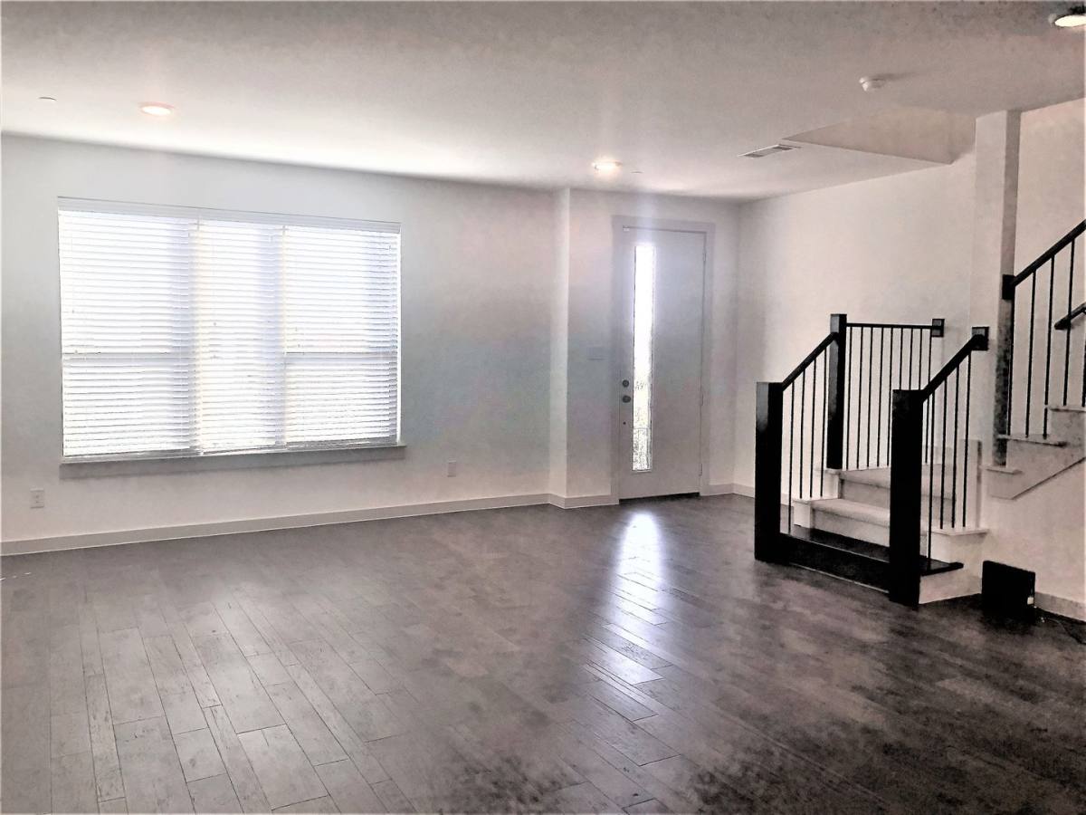 House for rent at 422 Bonfield Dr, Plano, TX 75075