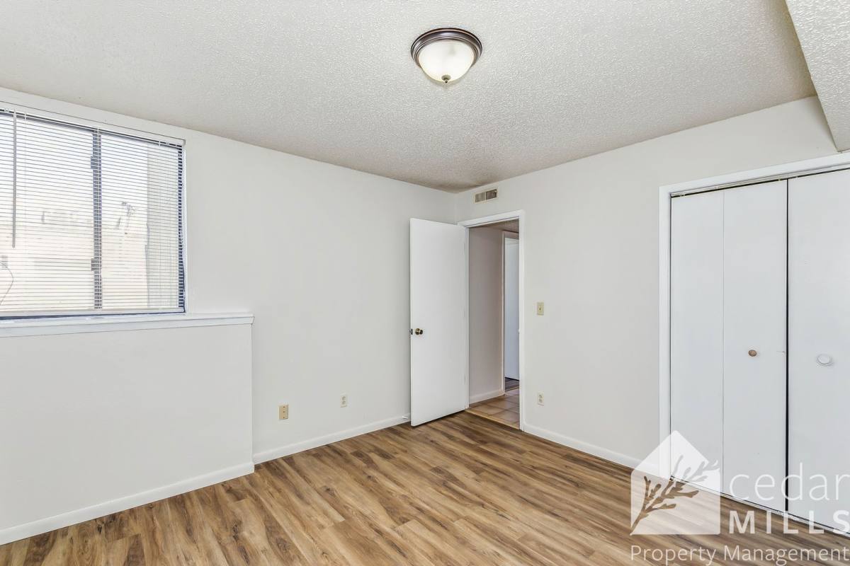 Apartment for rent at 420 S Meridian, Wichita, KS 67213