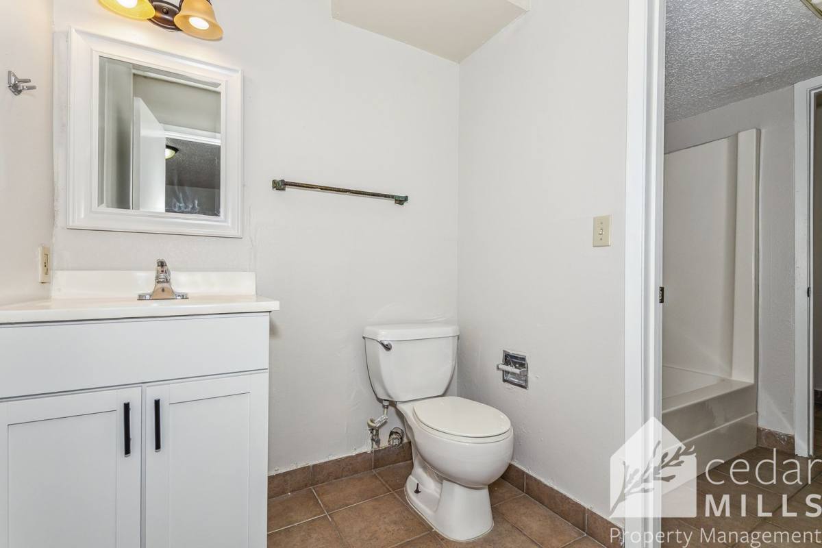 Apartment for rent at 420 S Meridian, Wichita, KS 67213
