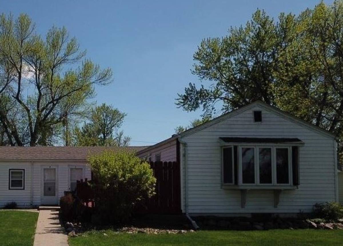 Apartment for rent at 805 4th St, Garretson, SD 57030