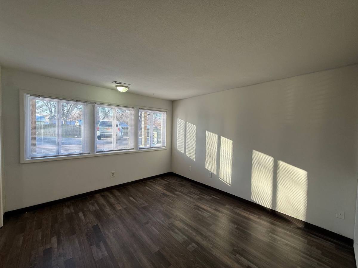 Apartment for rent at 3710 56th St, Des Moines, IA 50310
