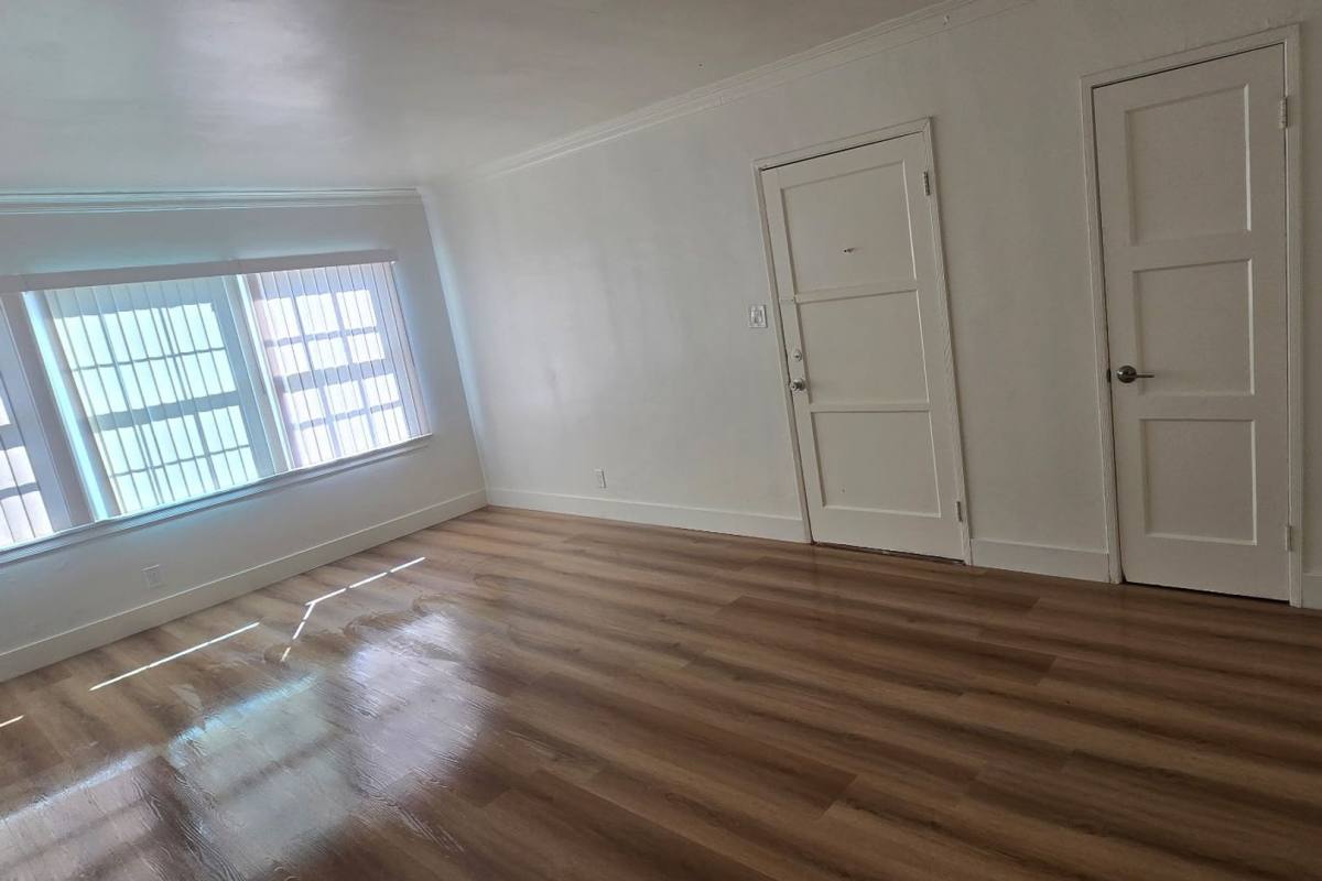 Apartment for rent at 1631 S Bronson Ave, Los Angeles, CA 90019