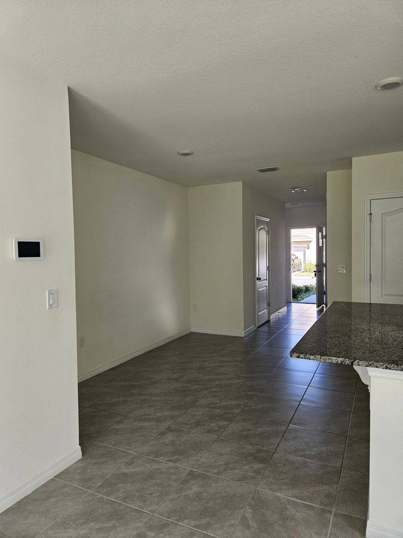 Townhouse for rent at 44 Bella Oaks Dr, Port Orange, FL 32129