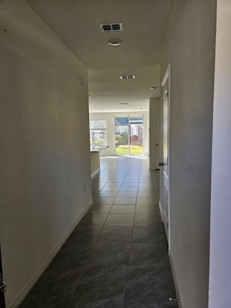Townhouse for rent at 44 Bella Oaks Dr, Port Orange, FL 32129