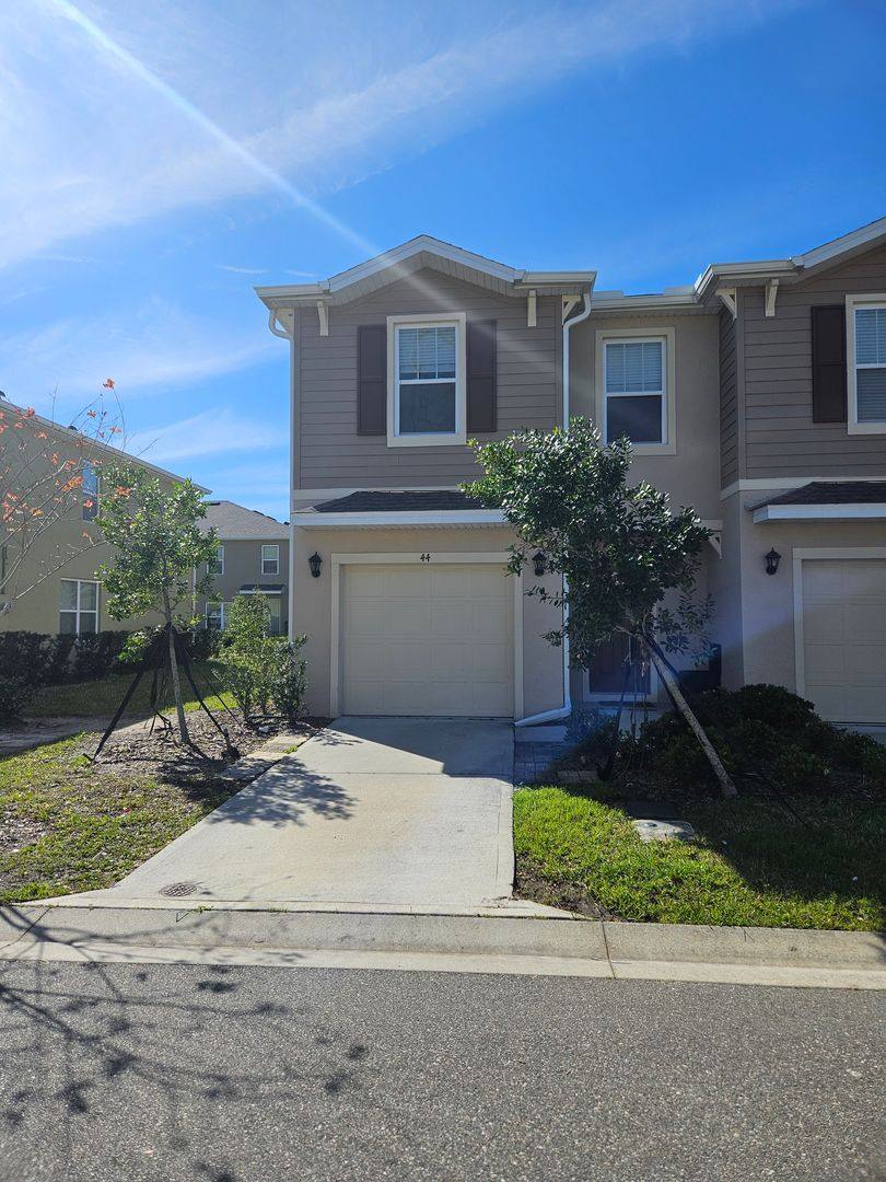 Townhouse for rent at 44 Bella Oaks Dr, Port Orange, FL 32129