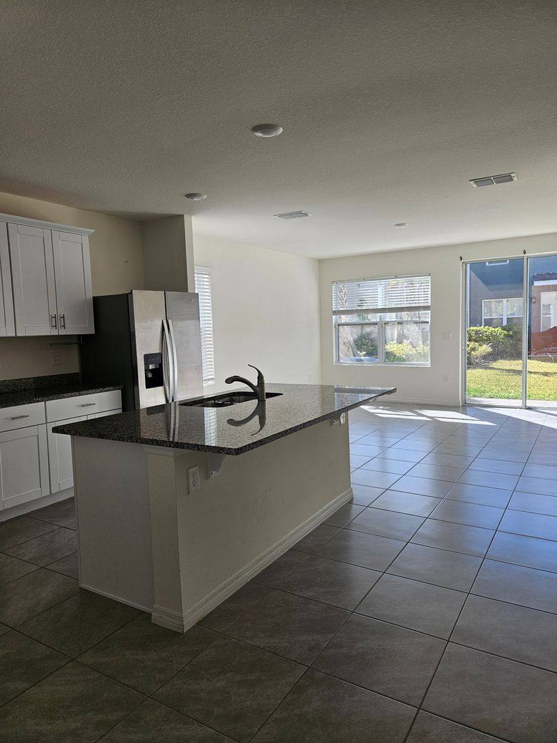 Townhouse for rent at 44 Bella Oaks Dr, Port Orange, FL 32129