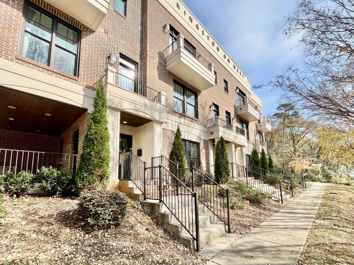 Townhouse for rent at 614 W Blvd, Charlotte, NC 28203