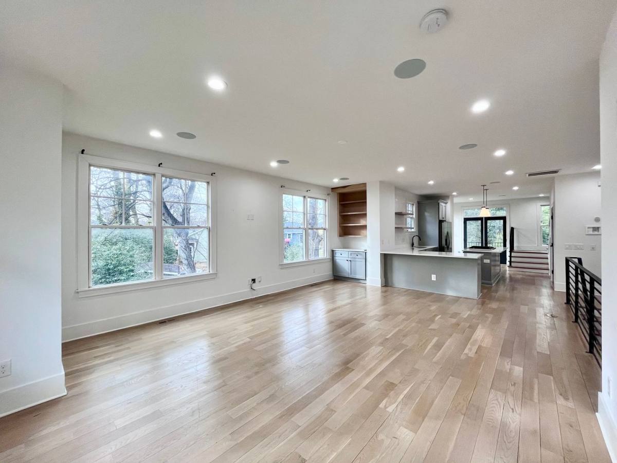 Townhouse for rent at 614 W Blvd, Charlotte, NC 28203