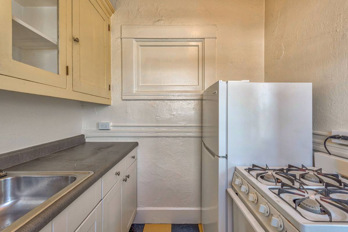Apartment for rent at 612 E Burnside St, Portland, OR 97214