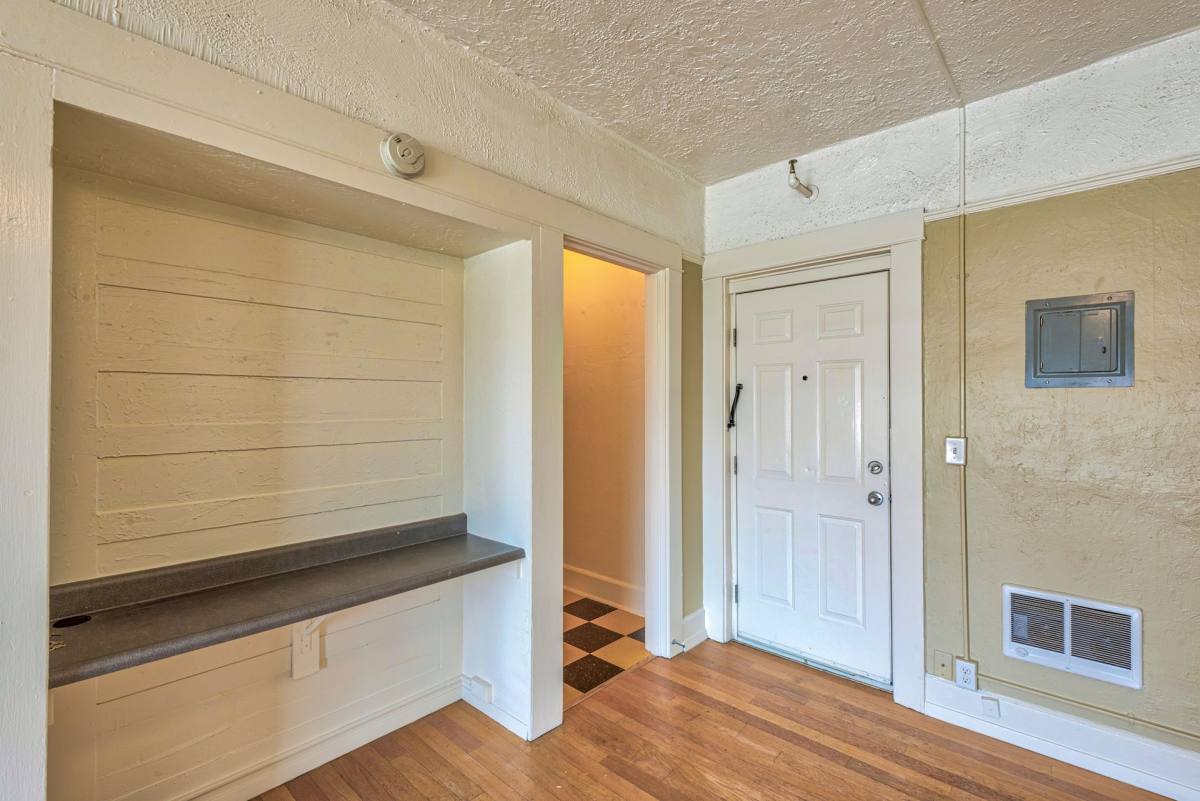 Apartment for rent at 612 E Burnside St, Portland, OR 97214
