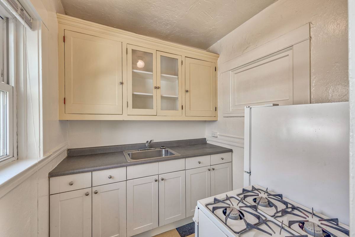 Apartment for rent at 612 E Burnside St, Portland, OR 97214