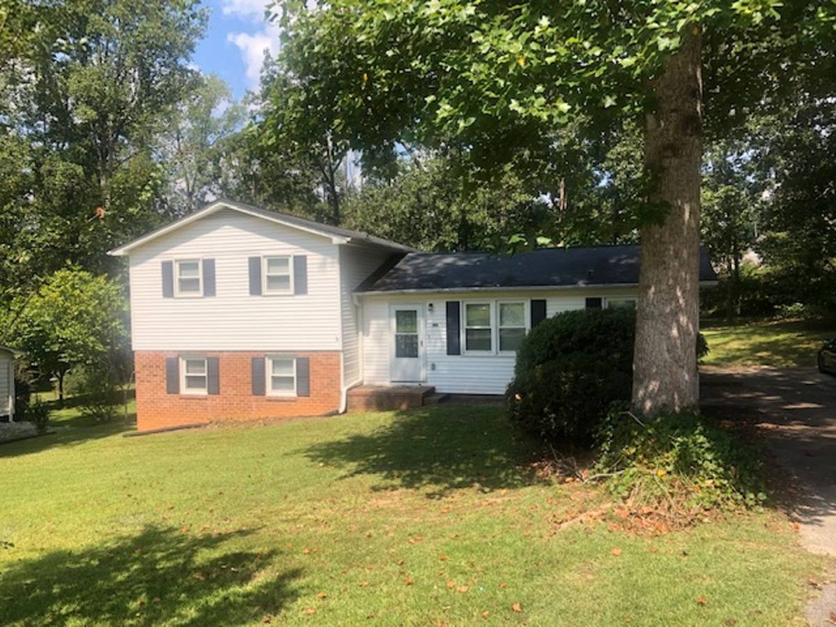 House for rent at 241 Lorraine Dr, Travelers Rest, SC 29690