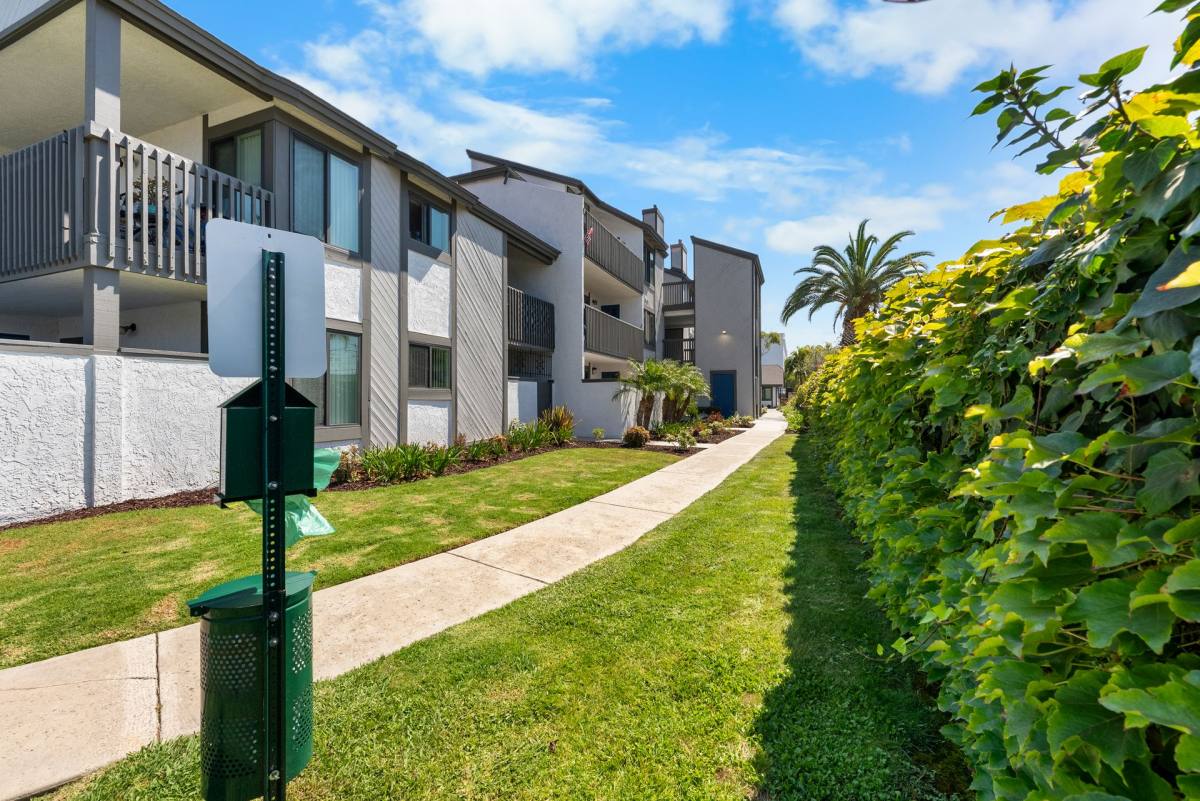 Apartment for rent at 7881-7912 Beachpoint Circle, Huntington Beach, CA 92648