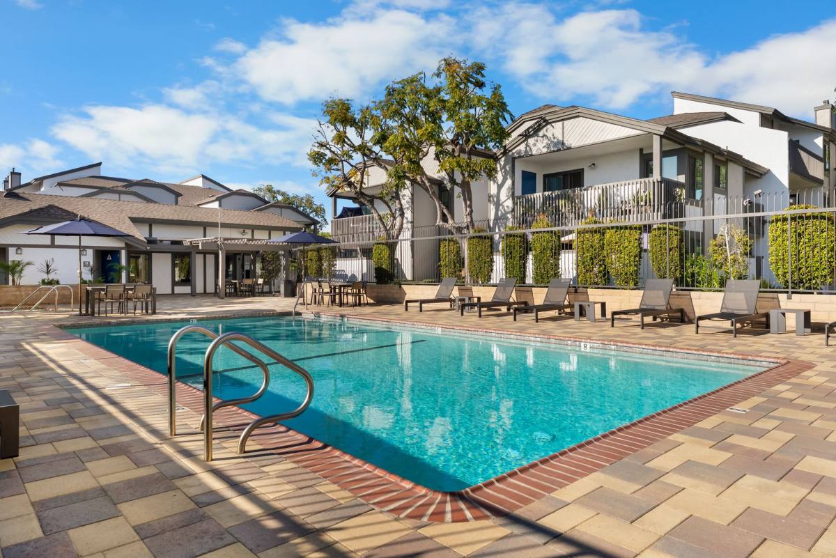 Apartment for rent at 7881-7912 Beachpoint Circle, Huntington Beach, CA 92648