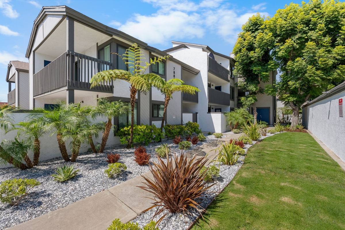 Apartment for rent at 7881-7912 Beachpoint Circle, Huntington Beach, CA 92648