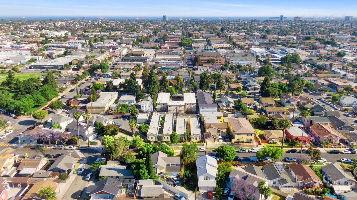 Apartment for rent at 2652 E 15th St, Long Beach, CA 90804