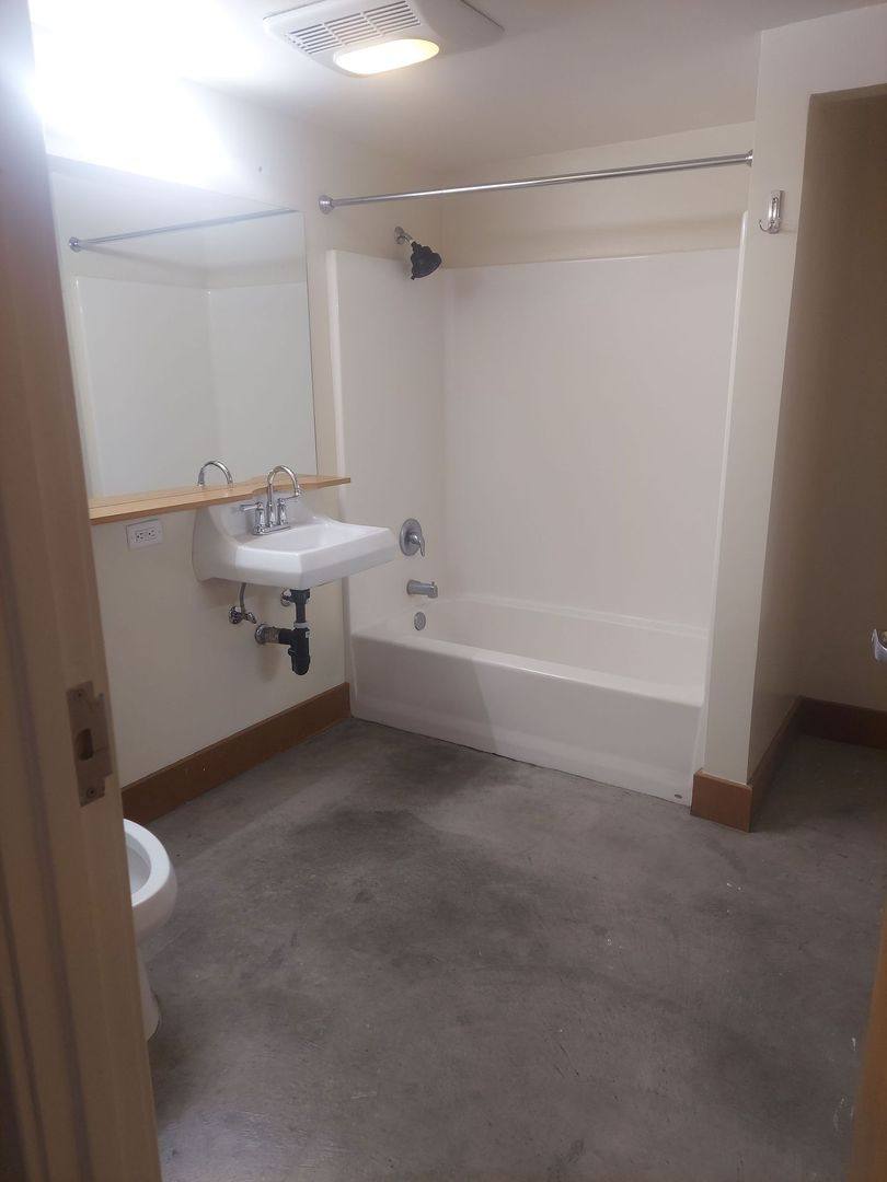 Apartment for rent at 515 W Main St, Merced, CA 95340
