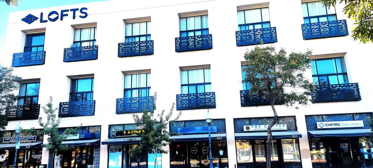 Apartment for rent at 515 W Main St, Merced, CA 95340