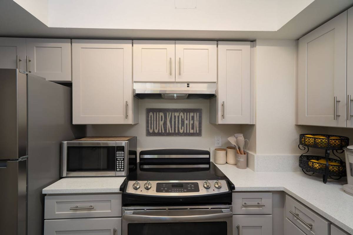 Apartment for rent at 1029 7th Ave E, Bradenton, FL 34208