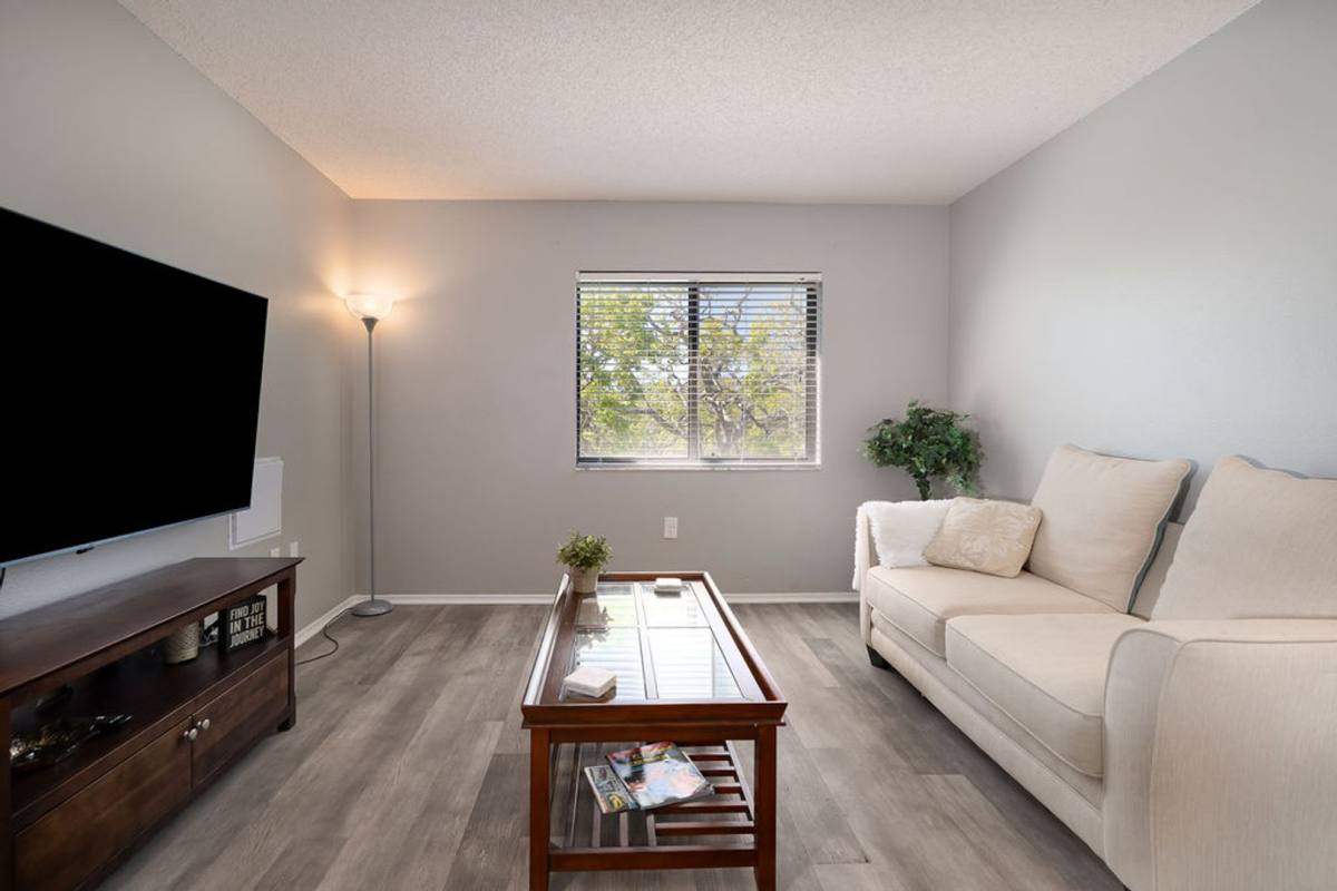 Apartment for rent at 1029 7th Ave E, Bradenton, FL 34208