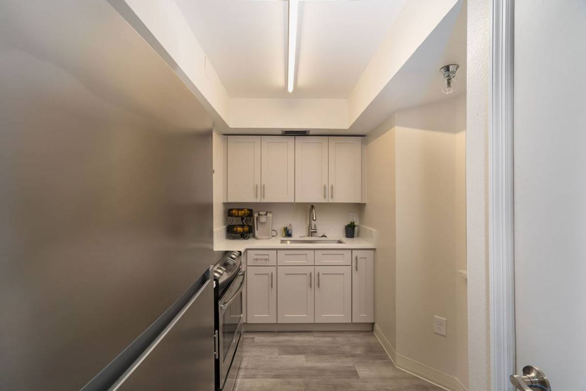 Apartment for rent at 1029 7th Ave E, Bradenton, FL 34208