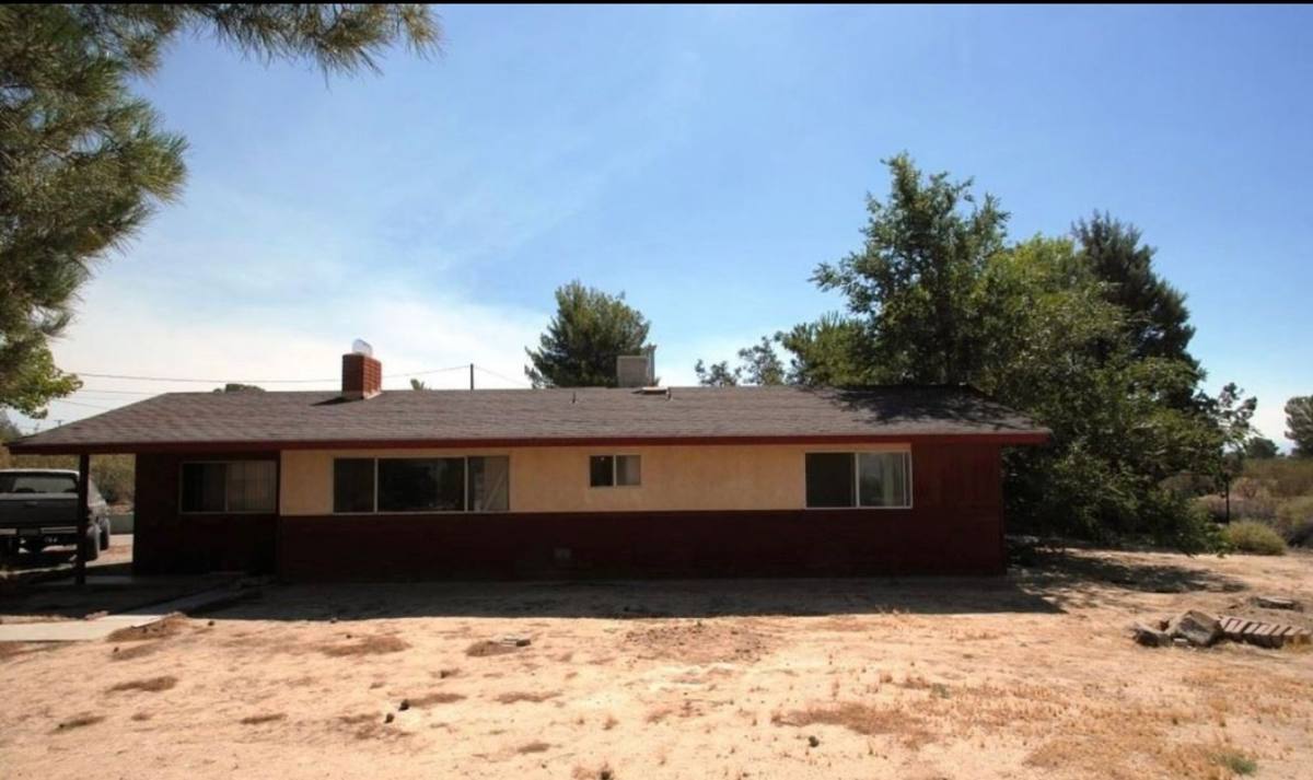 House for rent at 18515 Symeron Rd #287, Apple Valley, CA 92308