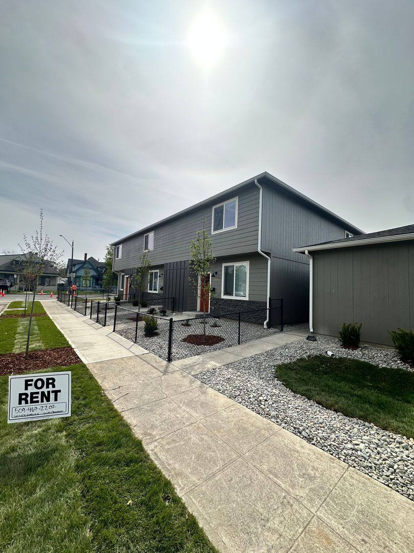 Apartment for rent at 1211 N Cannon St, Spokane, WA 99201