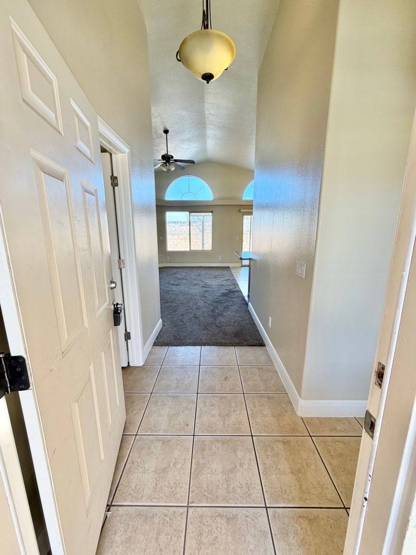 House for rent at 887 N Caddington Rd, Washington, UT 84780