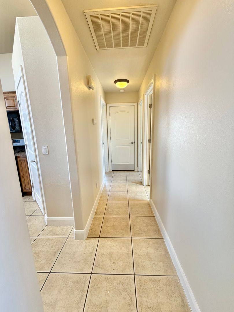 House for rent at 887 N Caddington Rd, Washington, UT 84780