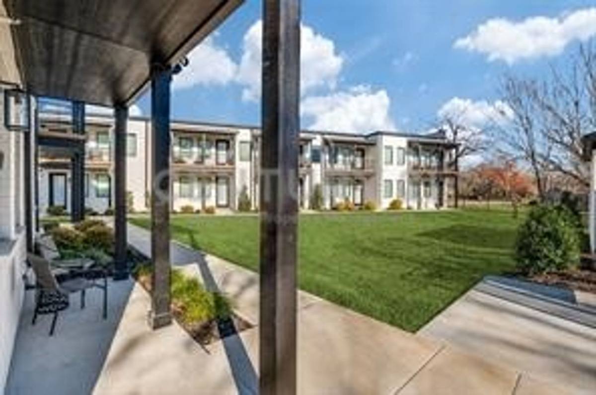 Apartment for rent at 408 Dr Martin Luther King Jr Blvd, Waxahachie, TX 75165