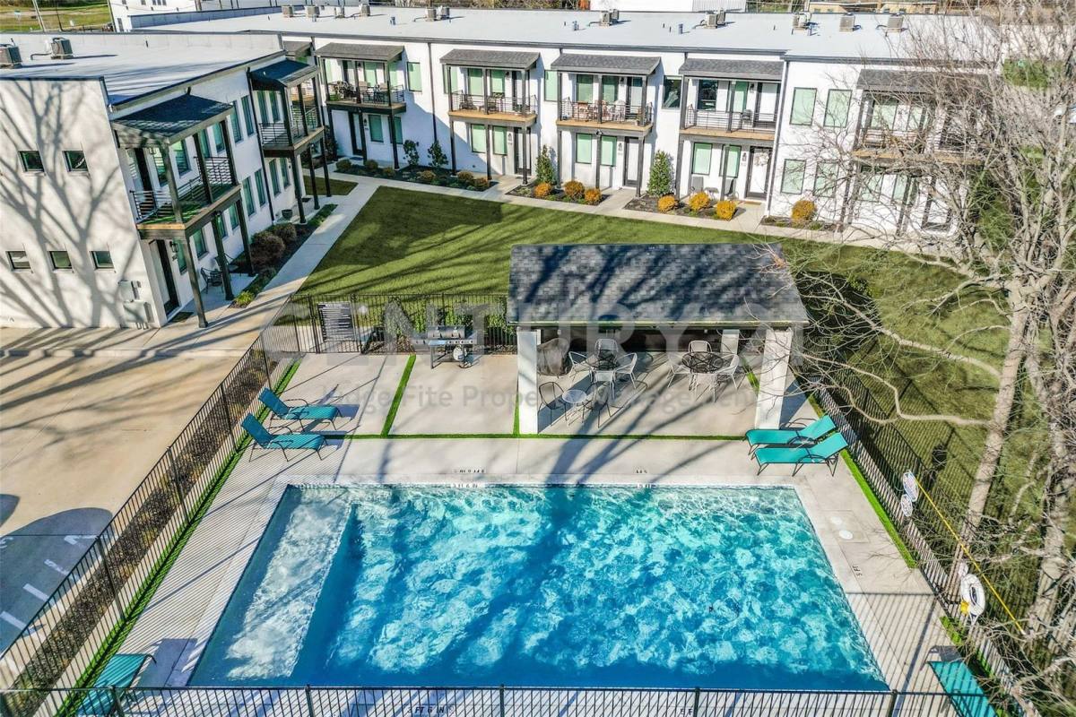 Apartment for rent at 408 Dr Martin Luther King Jr Blvd, Waxahachie, TX 75165