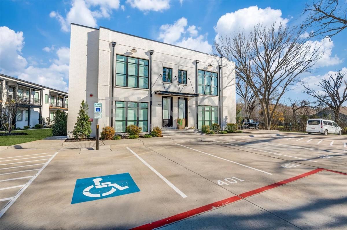 Apartment for rent at 408 Dr Martin Luther King Jr Blvd, Waxahachie, TX 75165