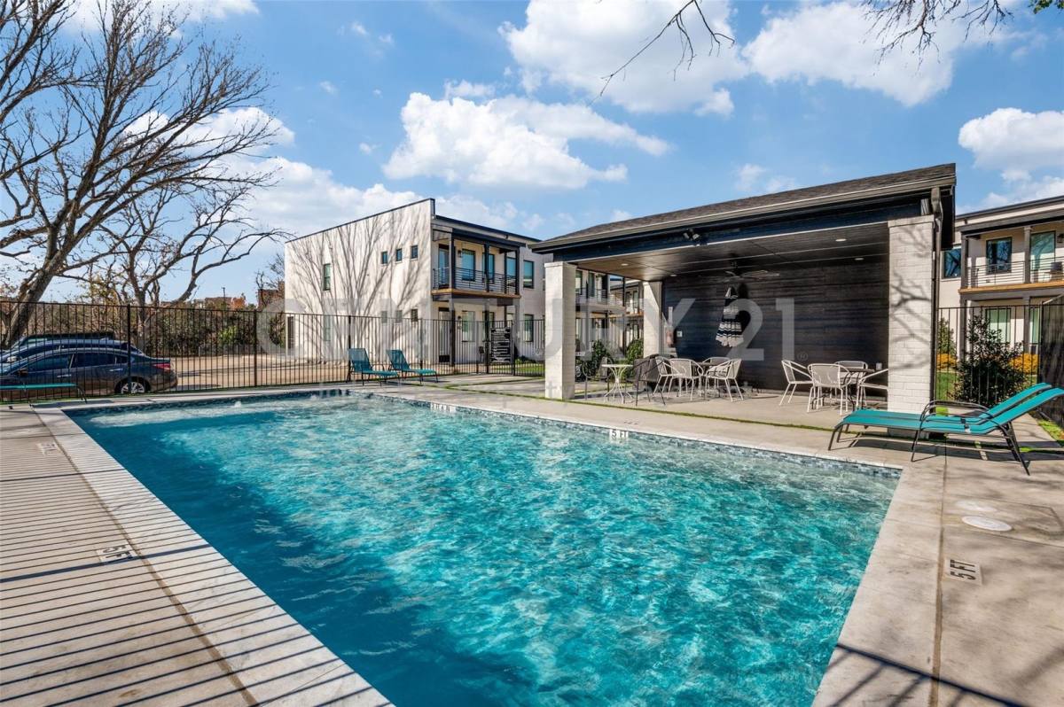 Apartment for rent at 408 Dr Martin Luther King Jr Blvd, Waxahachie, TX 75165