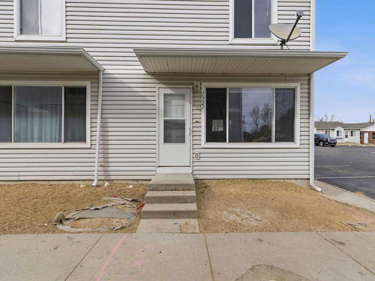 Townhouse for rent at 1321 Darrell Rd, Evans, CO 80620