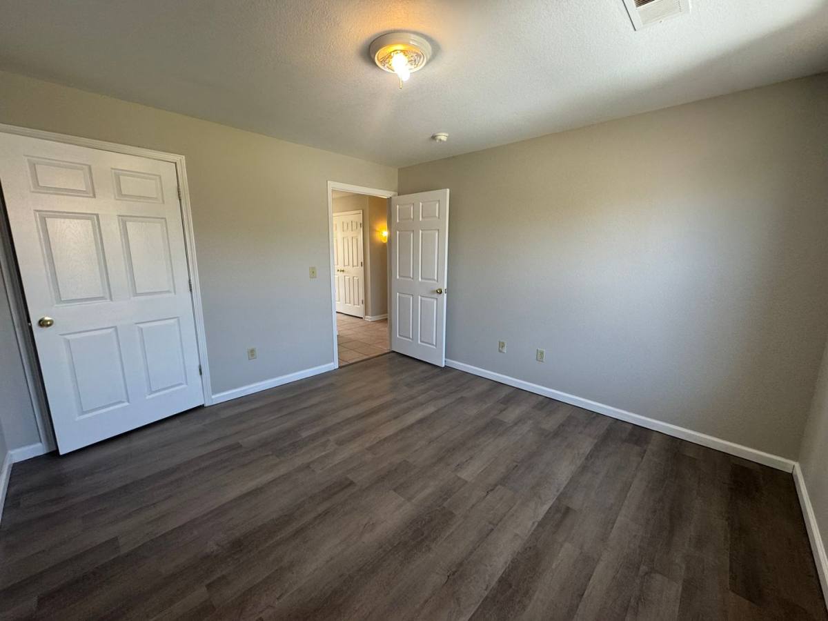 Apartment for rent at 1121 Transit Way, Murray, KY 42071