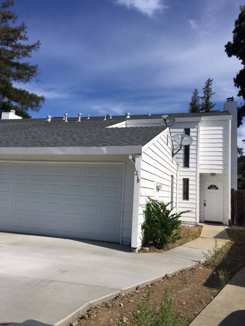 Townhouse for rent at 1219 Payne Court, Yuba City, CA 95991