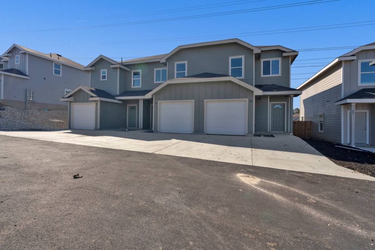 Townhouse for rent at 9426 Apple Ridge Lane, San Antonio, TX 78239