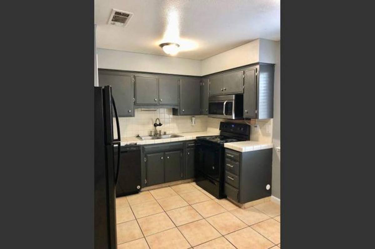 Apartment for rent at 1620 E Yale Ave, Fresno, CA 93704
