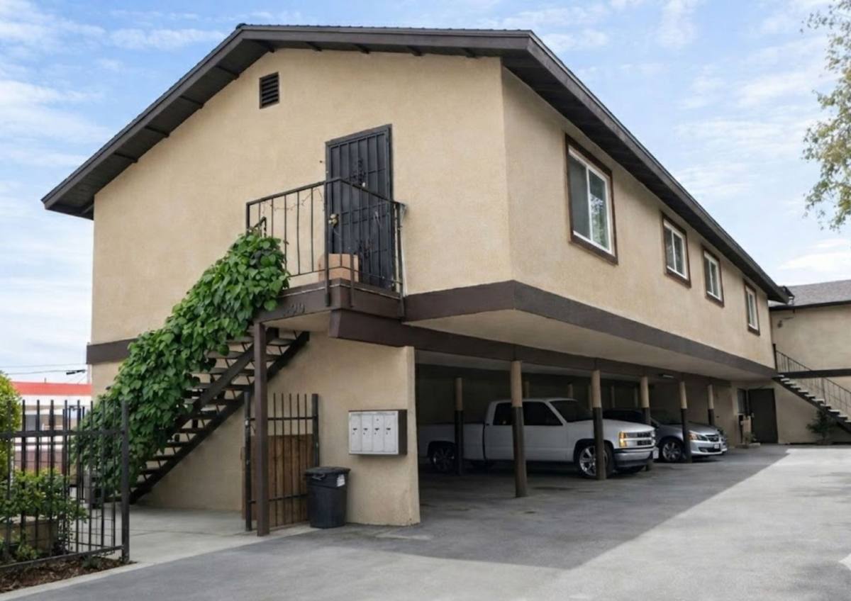 Apartment for rent at 1620 E Yale Ave, Fresno, CA 93704