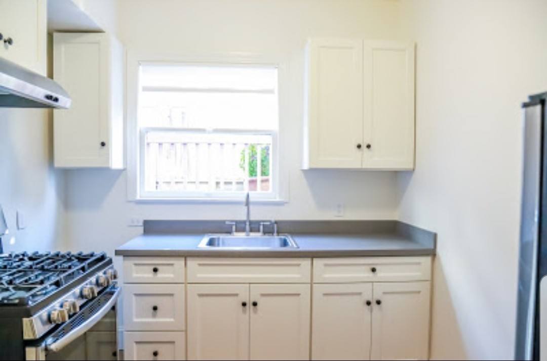 Apartment for rent at 635 Hillsborough St, Oakland, CA 94606