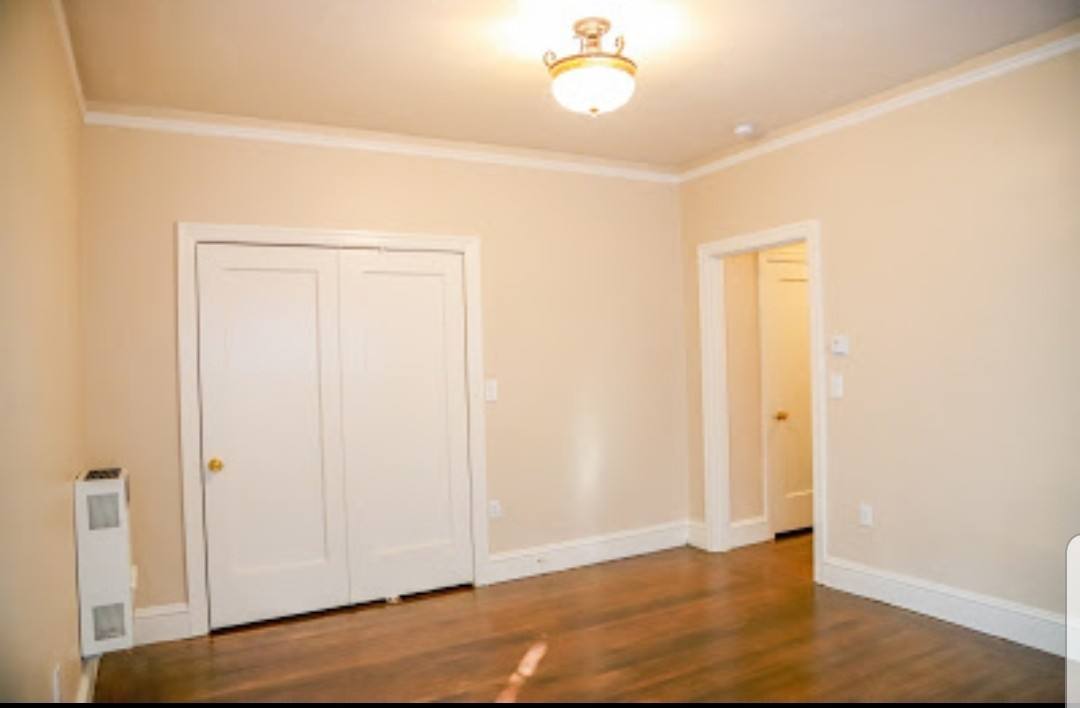 Apartment for rent at 635 Hillsborough St, Oakland, CA 94606