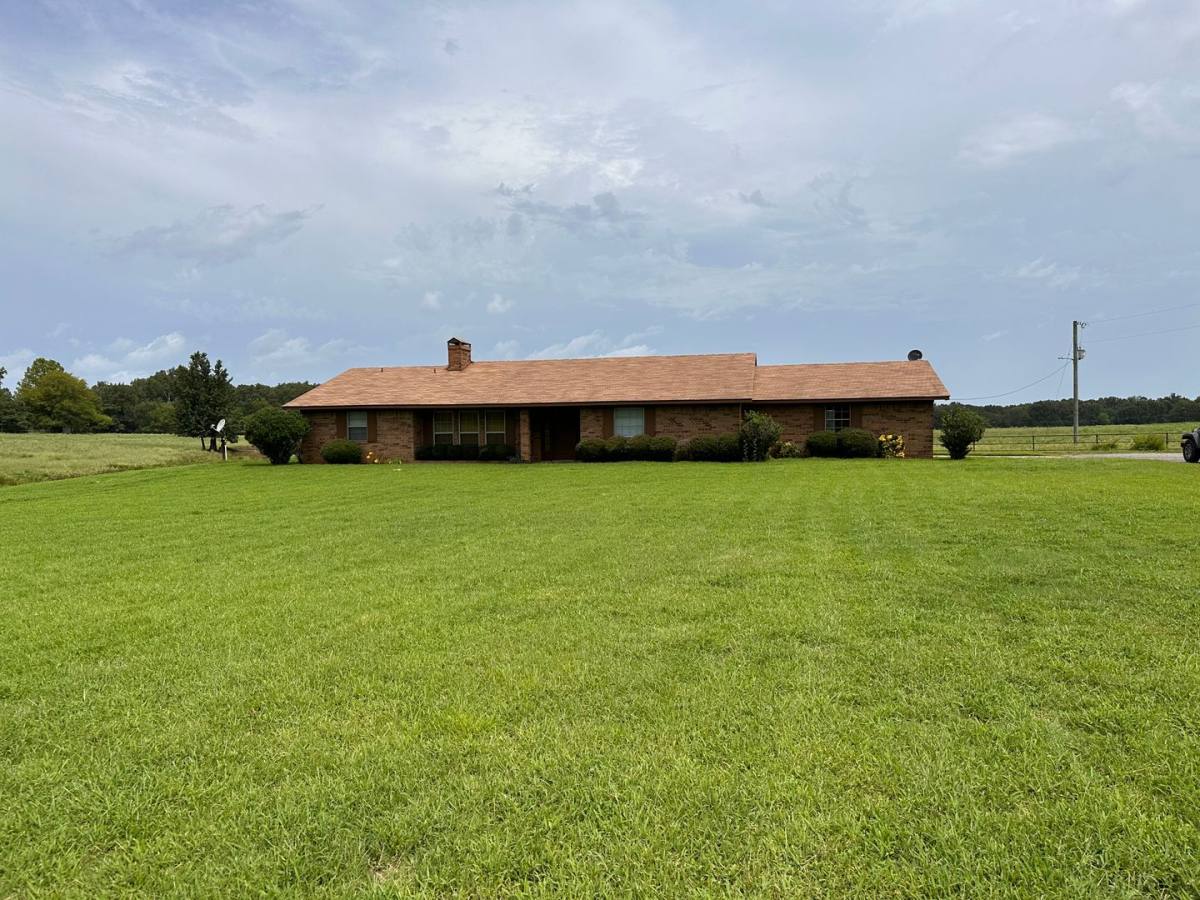 House for rent at 90 Cherokee Trail, Pittsburg, TX 75686