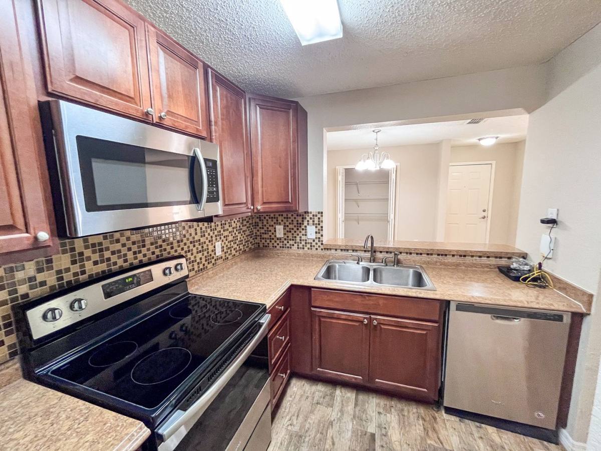 Condo for rent at 3705 SW 27th St #1118, Gainesville, FL 32608